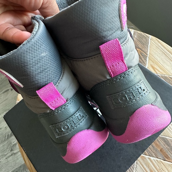 Sorel Children’s Whitney II Snow Boots Sz13 - Picture 4 of 10